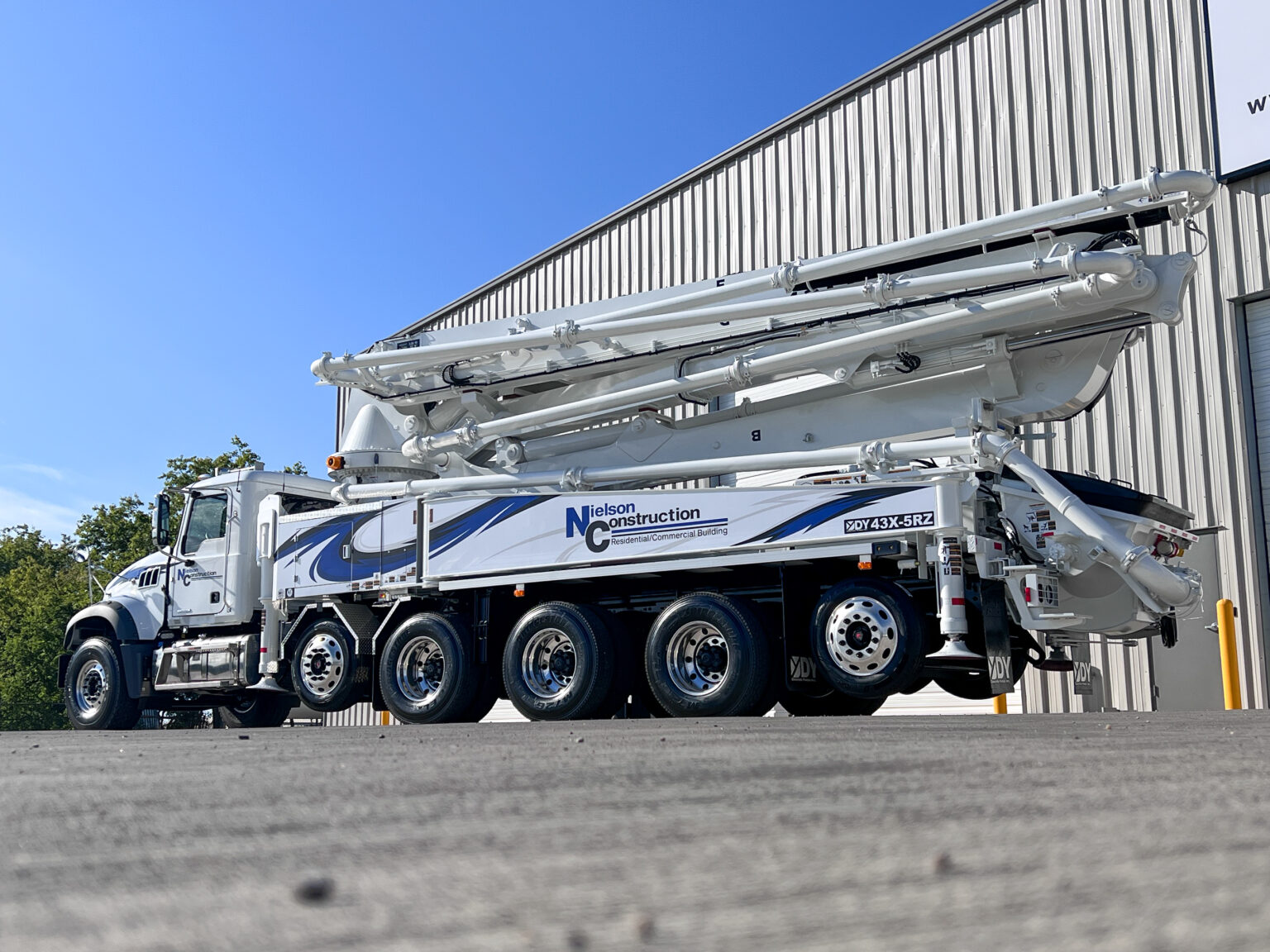 43Meter RZ Concrete Boom Pump ClosedLoop Hydraulic System